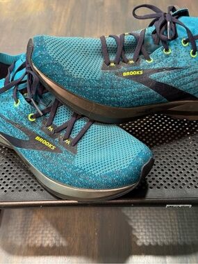 Brooks Men's Teal/Black Running Shoes -Mens 13 - lightly used